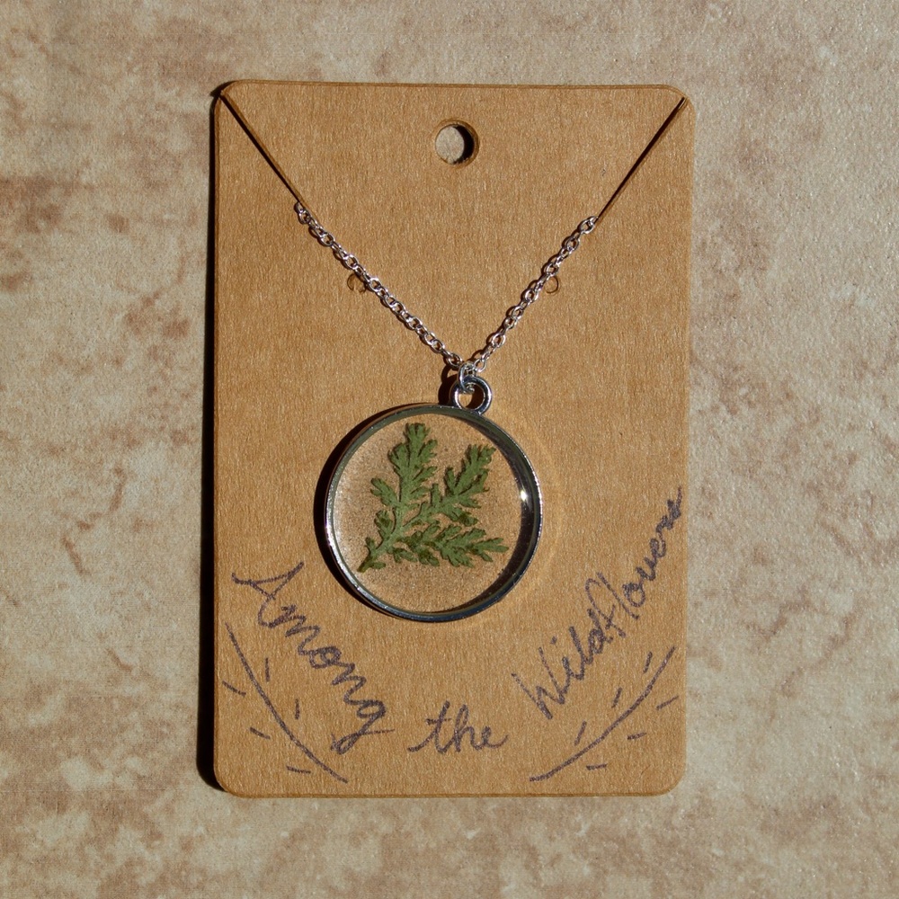 LIGHT GREEN FERN NECKLACE